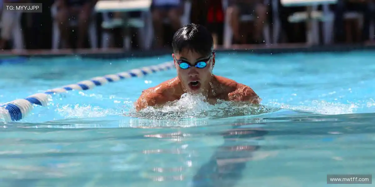 ⚽️ 绿茵激战，等你来见证奇迹！